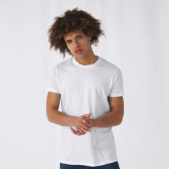 modello con maglia bianca da personalizzare