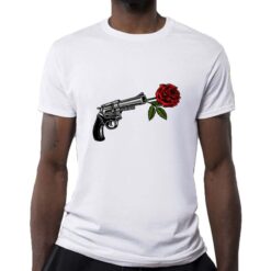 Pistola con Rosa t-shirt personalizzata uomo digitalshirt bianca